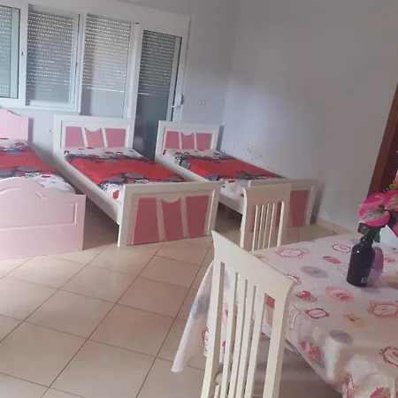 בית הארחה Mino's House Rent סרנדה